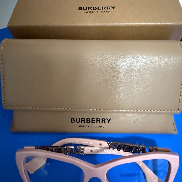 Burberry Blush Glasses with Beige Case - Picture 1 of 2
